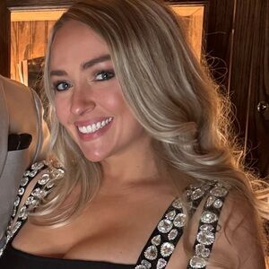 Meet your Posher, Cassandra